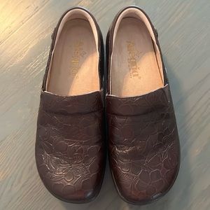 Alegria shoes size 6